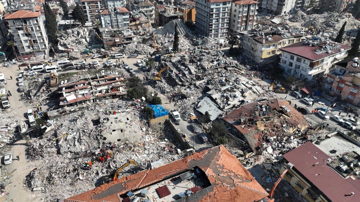 Deprem bölgesinde 'orta hasarlı' belirsizliği: Afetzedeler ne yapacağını bilmiyor