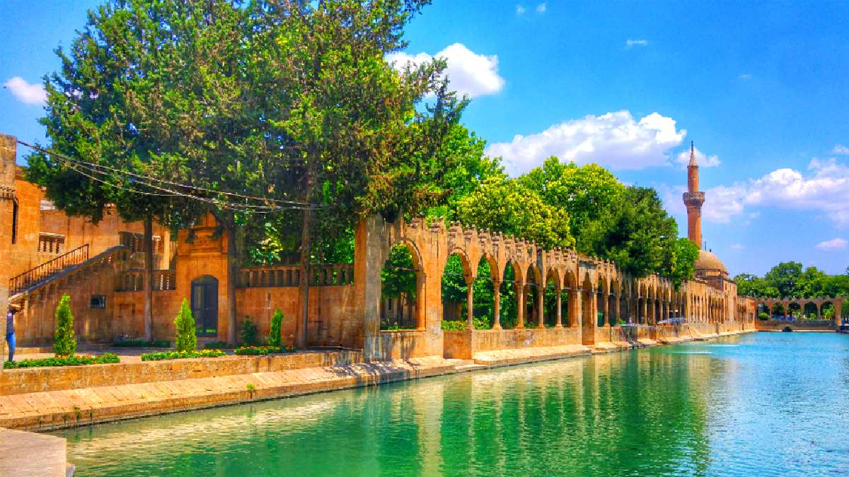 Doğusundan batısına kadar cennet! Pamukkale, Kapadokya, Antalya… Akın akın gelip, geri dönmek istemiyorlar