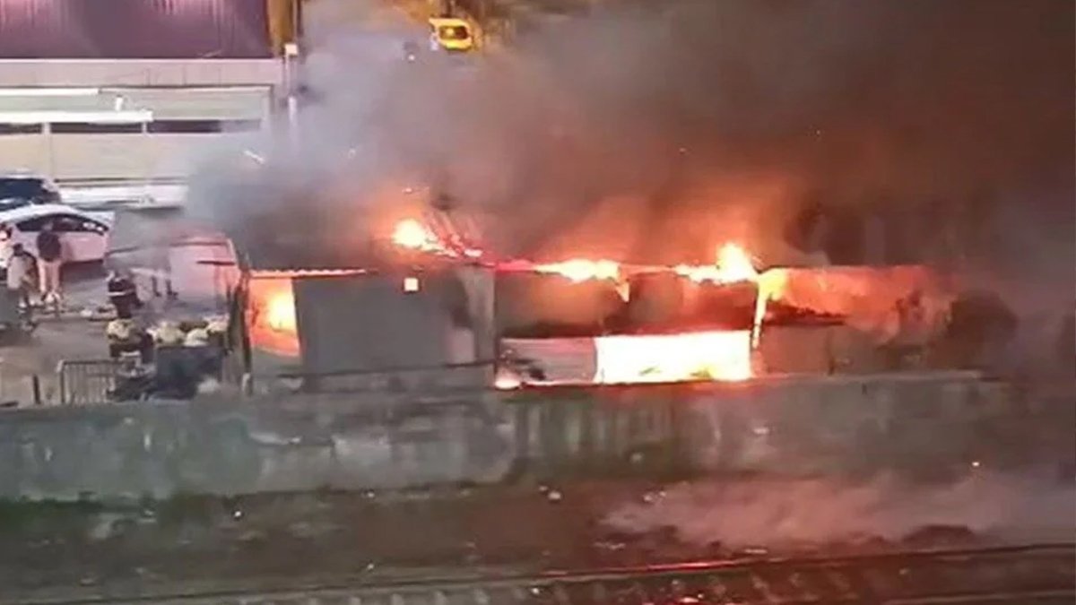 Batman'da yangın paniği: Pazar tezgahları alev topuna döndü!