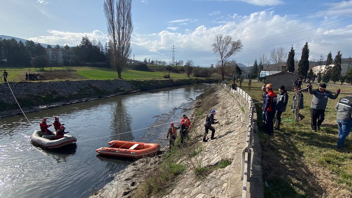 Kütahya'da şüpheli ölüm: 7 yaşındaki otizmli çocuk çayda ölü bulundu
