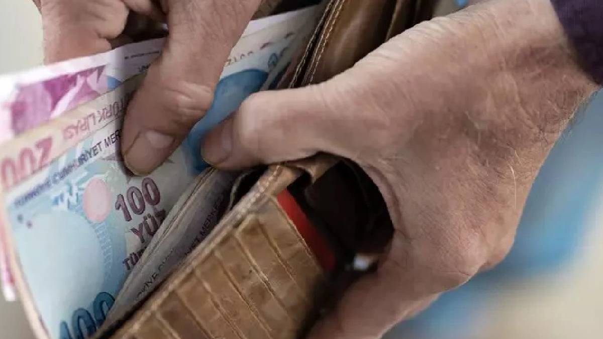 Emekliye 10 bin lira ikramiye için son 6 saat! Merakla beklenen gün geldi çattı: O iddiayı iktidara yakın isim de duyurdu