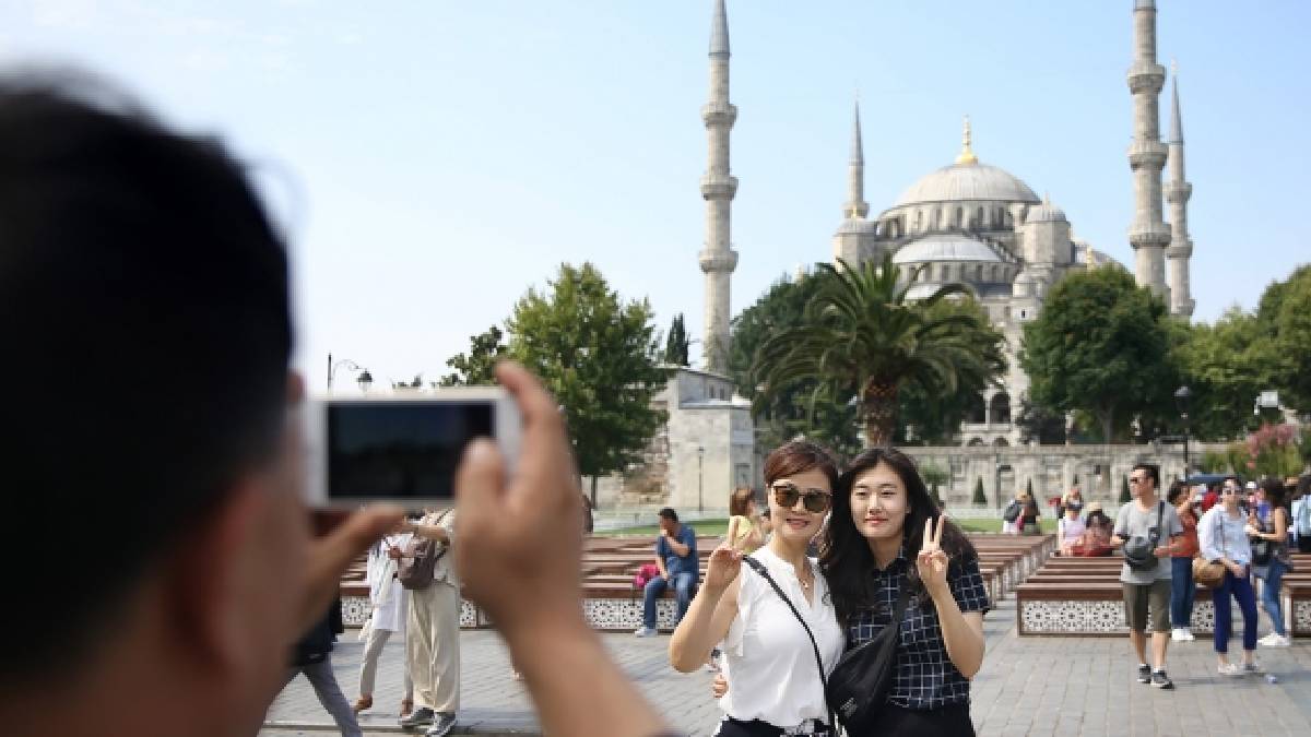 Türkiye’ye gelen 100 turistin 86’sı memnun ayrılıyor! En çok parayı ise onlar harcıyor:İşte Türkiye’ye en çok kazandıran ülkeler