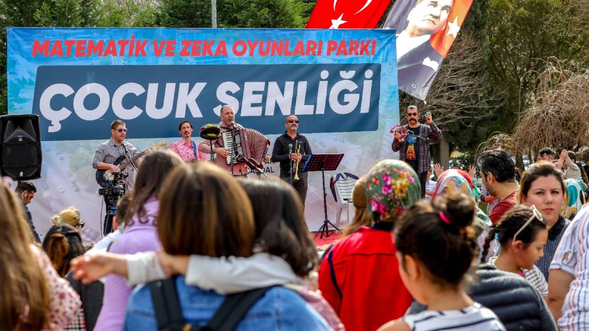 Bayraklılı çocuklar şenlikte buluştu