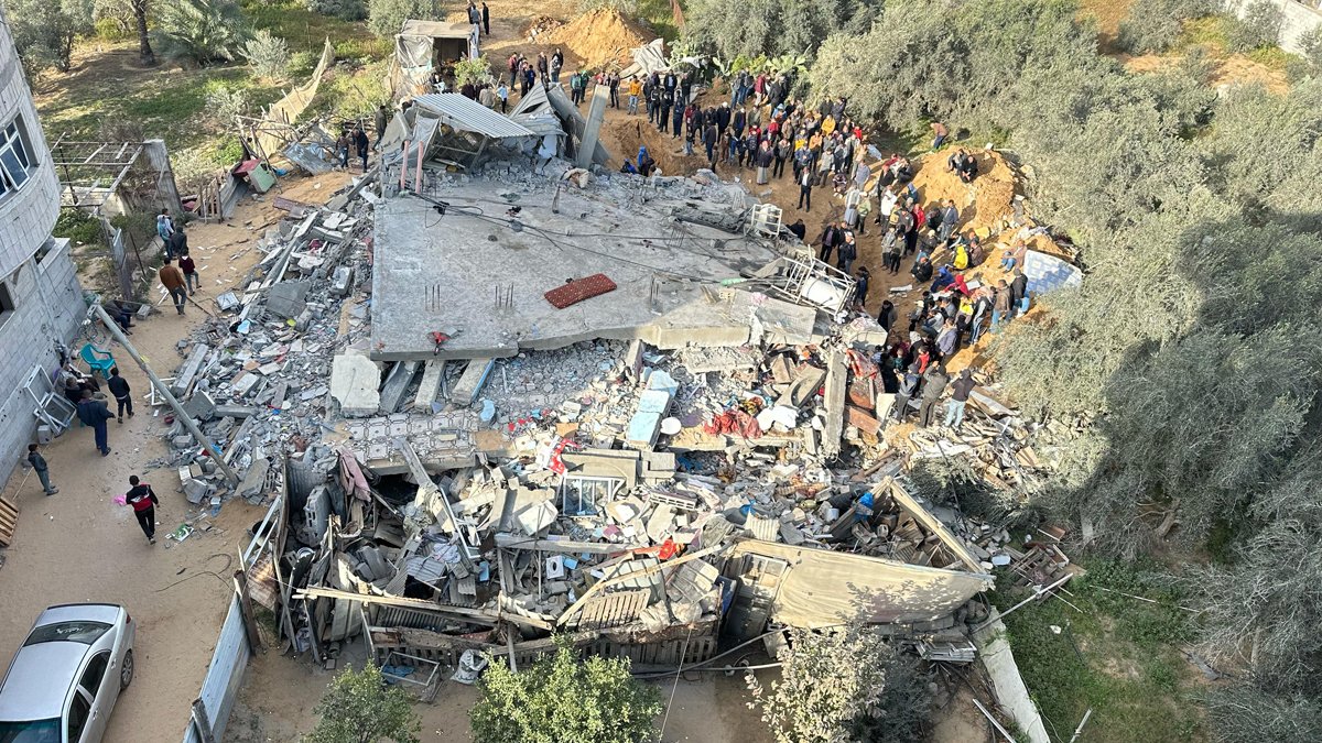 Gazze'ye havadan, karadan ve denizden bombardıman: Çok sayıda ölü ve yaralı var