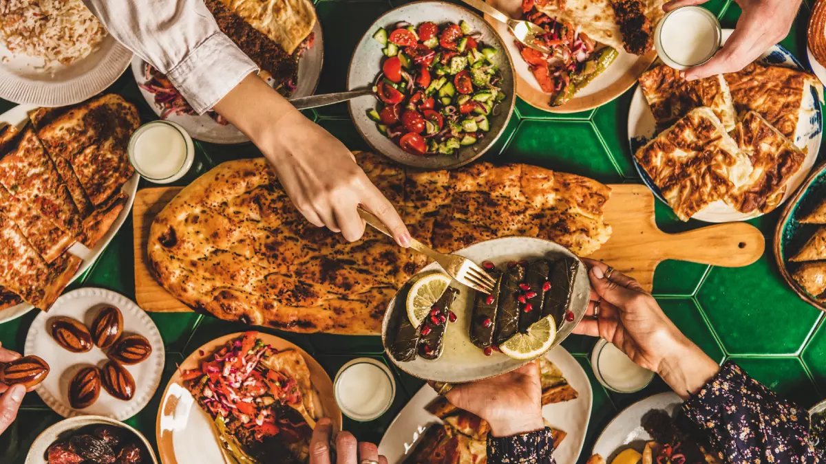 Dışarıda iftar yapmak isteyen o parayı gözden çıkaracak! En ucuz menü fiyatları belli oldu: İşte illere göre iftar fiyatları