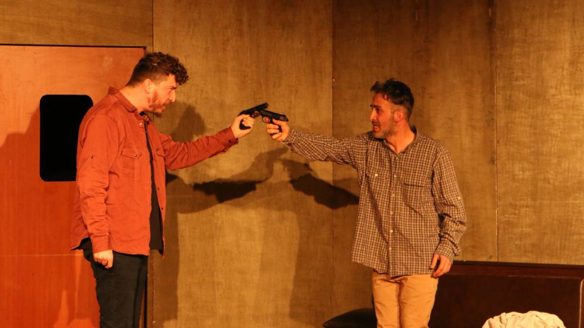 ‘Hiç Kimsenin Öyküsü’ adlı tiyatro oyunu Kartal’da sahnelendi