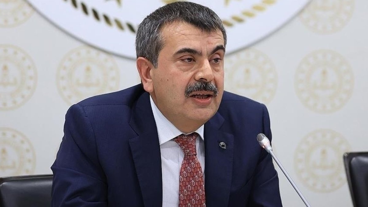 Bakan Tekin 'matematikte bazı konuların kaldırıldığı 'iddialarını böyle yanıtladı: Çıkarmıyoruz sadeleştiriyoruz