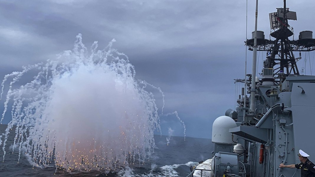 Ukrayna Rus devriye gemisine saldırı düzenlendi