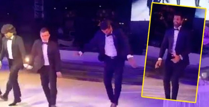 Volkan Demirel horon tepti, Van Persie ve Kjaer göbek attı