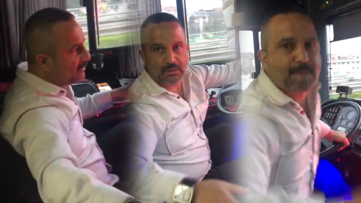 Trafikte dehşet anları kamerada! Otobüs şoförü direksiyonu bırakıp yolcuya saldırdı
