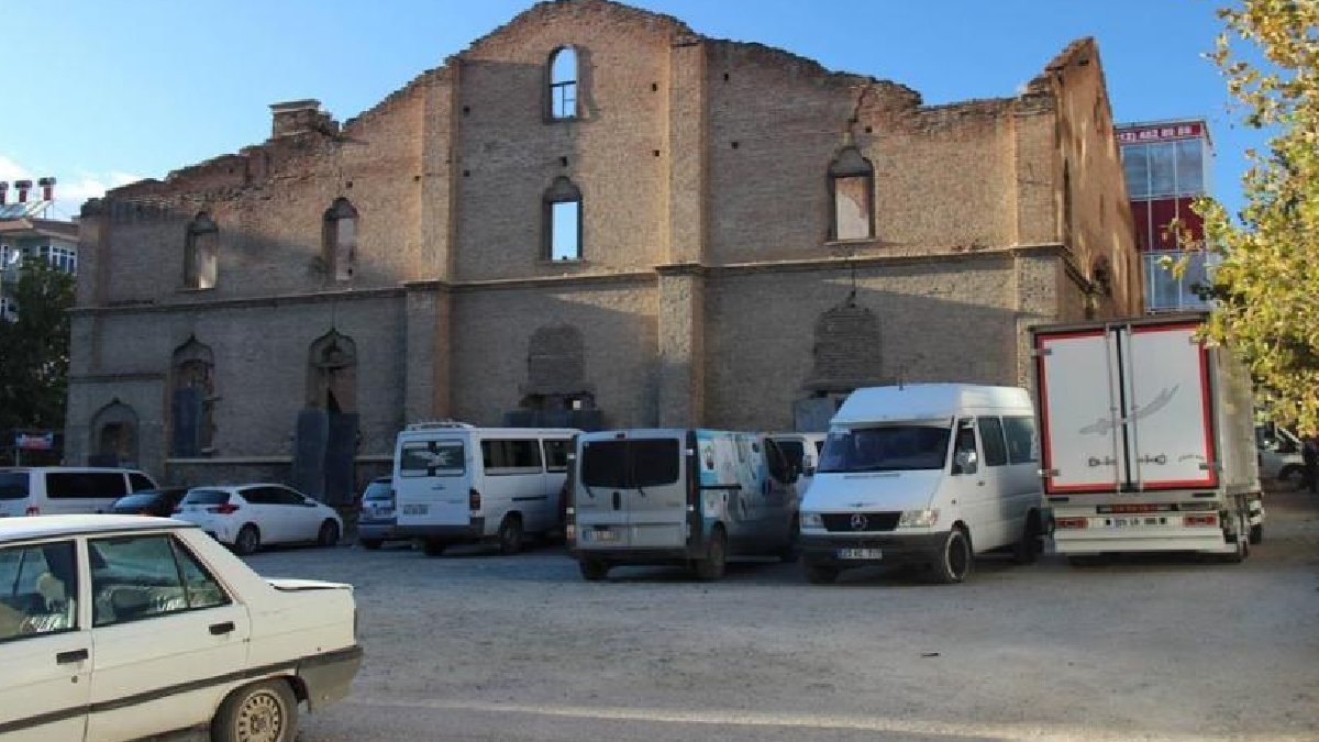 AK Partili aday tarihi kilise için onay almadan proje üretti