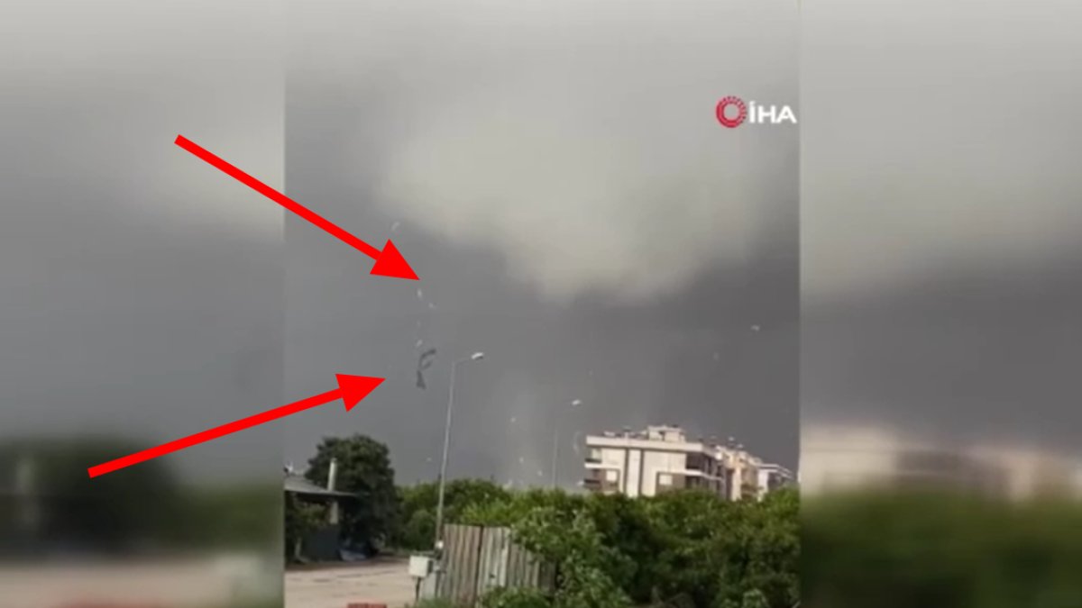 Hortum anları böyle kaydedildi! Yerde ne varsa yuttu