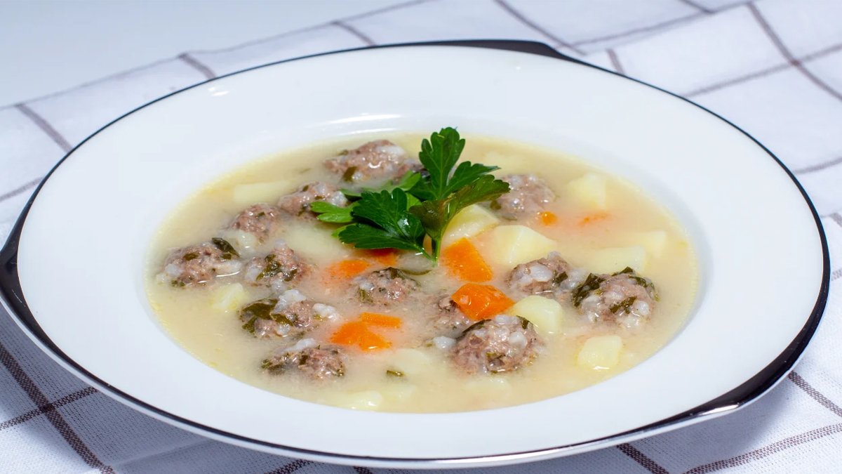 Böyle yapın asla dağılmayacak! Lokanta usulü sulu köfte tarifiyle evde akşama ziyafet çekin