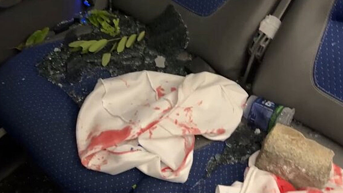 Holiganlar takım otobüsüne bomba attı: Görüntüler dehşet verici! Kulüp, maçlara çıkmama kararı aldı