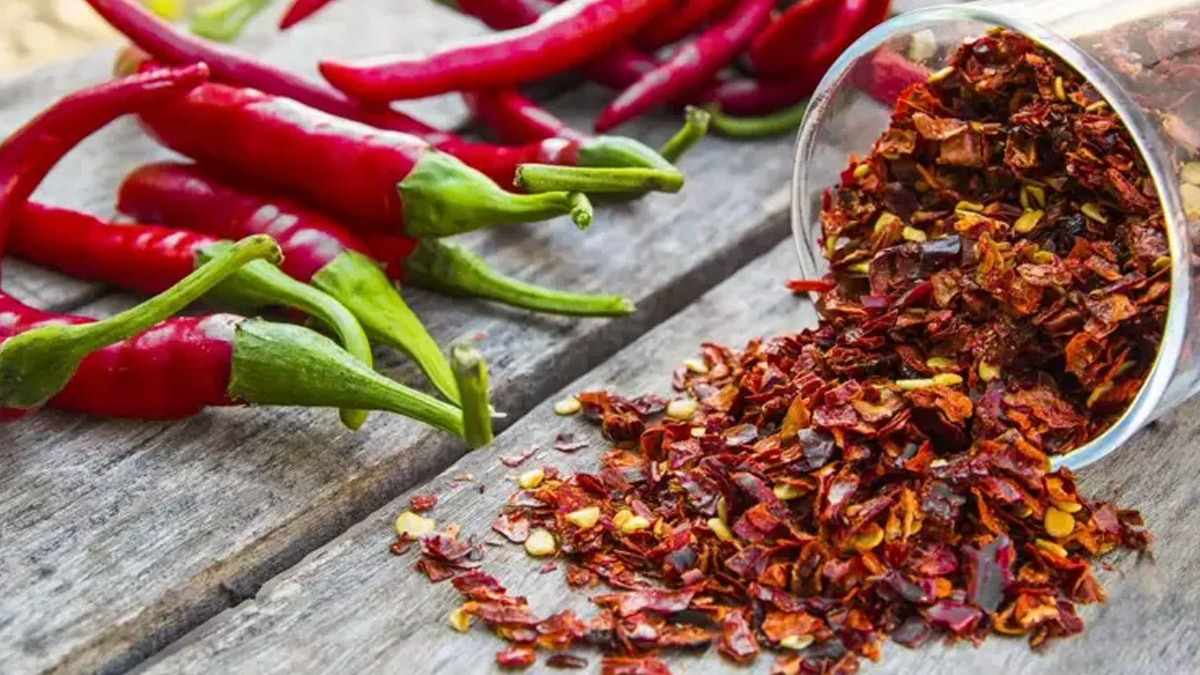 Pul biber diye talaş yemişiz! Sahte pul biber bu yöntemle hemen anlaşılıyor