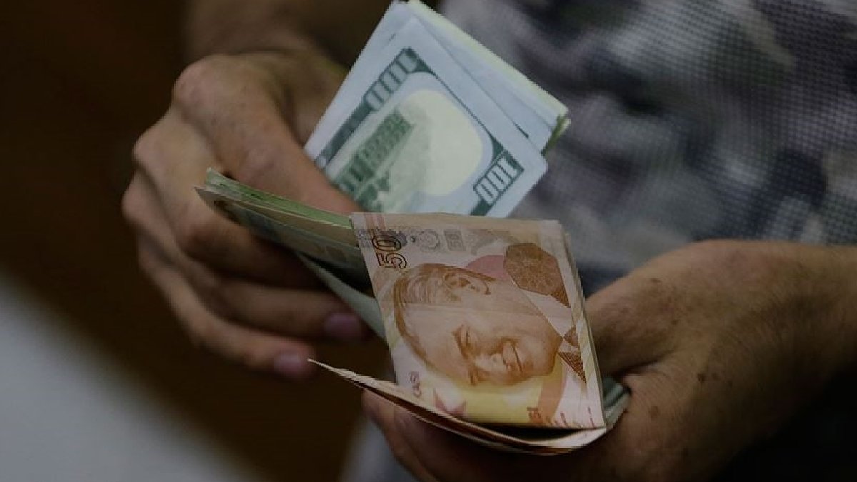 Dev banka TL/dolar tahminini revize etti: TL'deki değer kaybı beklediğimizden büyük
