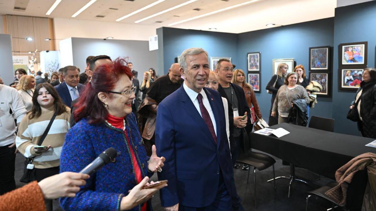 Mansur Yavaş’a Artankara Çağdaş Sanat Fuarı’nda sevgi seli
