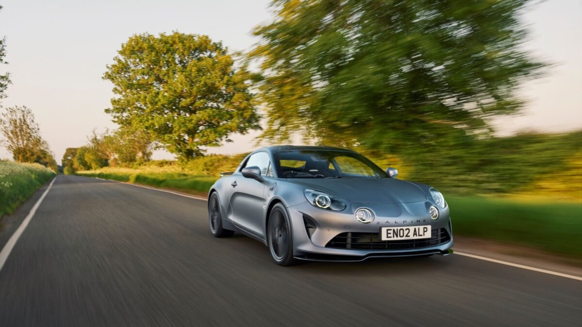 Renault'tan Türk spor otomobil severlere müjde! Tork canavarları artık Türkiye'de