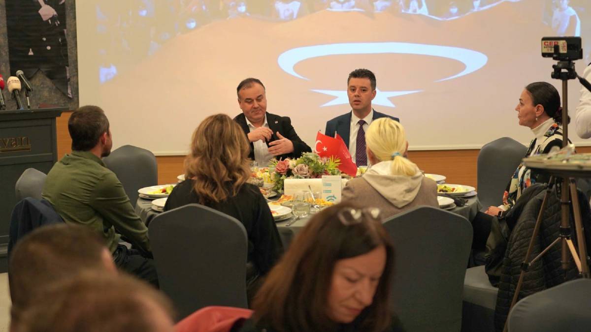 Başkan Sarıkurt, Proje Tanıtım Toplantısı'nda basın mensuplarıyla buluştu