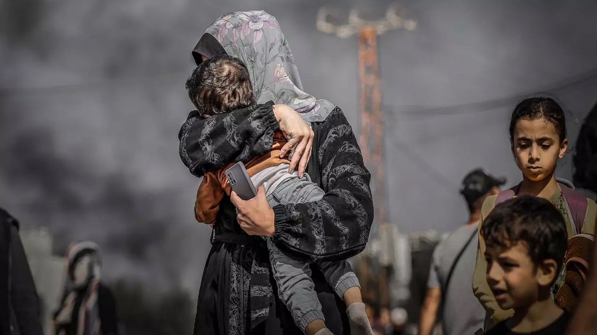 İsrail'in alıkoyduğu Filistinli kadın yaşadıklarını anlattı: İsrail bayrağını öpmediğim için darp ettiler