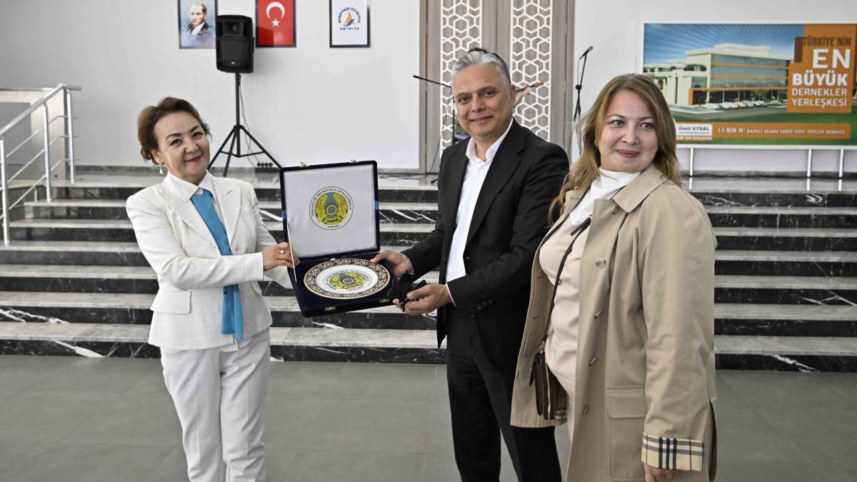 Uysal, dost ve kardeş ülkelerle bir arada
