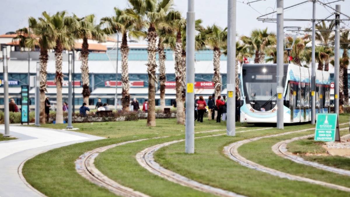 İzmir’in tramvay filosu büyüyor