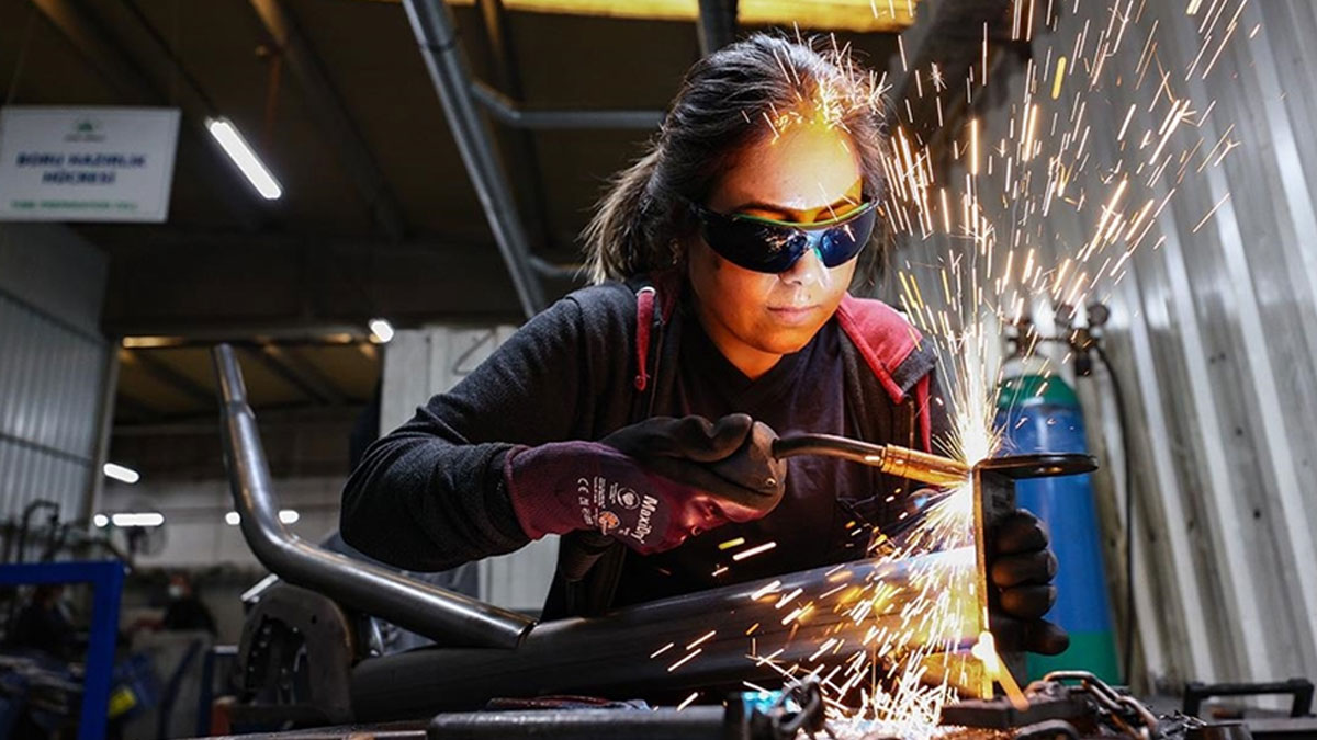 CHP'li Türker Ateş kadın işsizliğine dikkat çekti: Resmi rakamlar buz dağının görünen yüzü