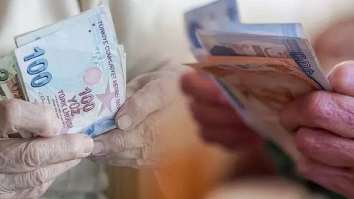 En düşük emekli maaşı bu kadar olacak! Ünlü ekonomist seçim öncesi diyerek duyurdu