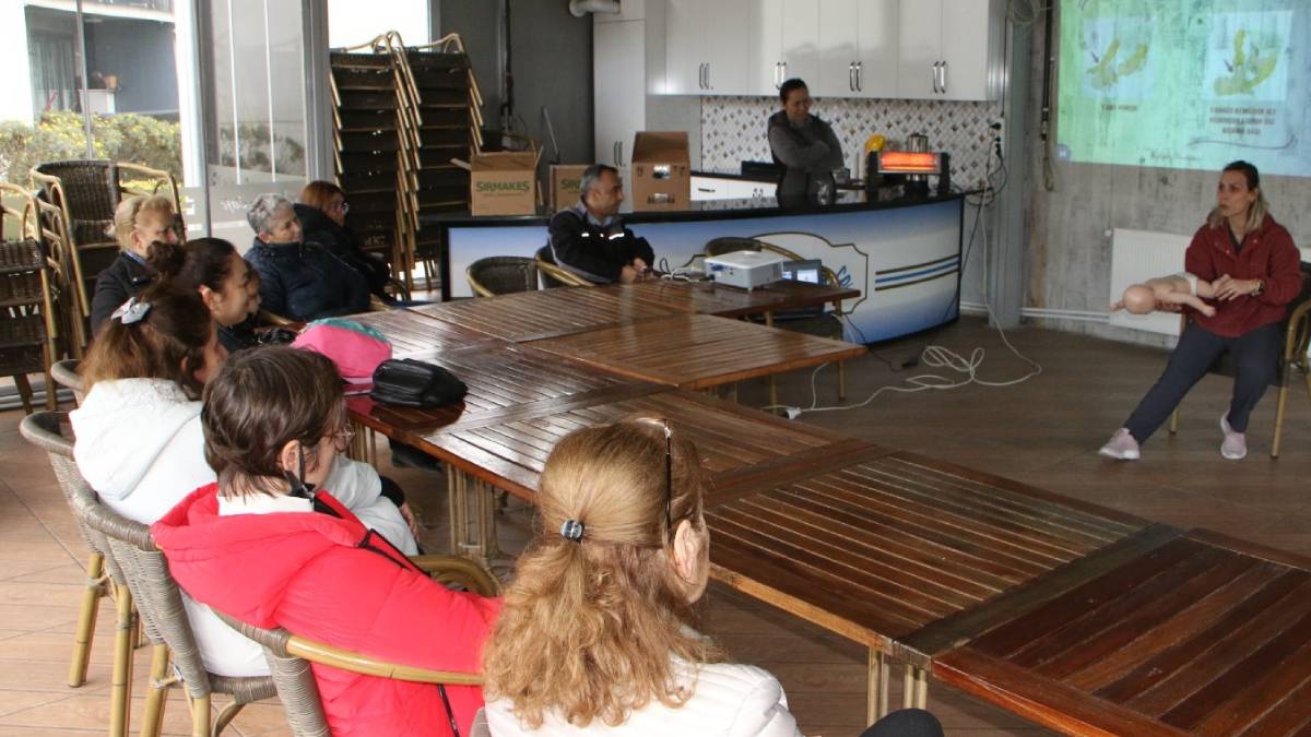 Kartal Belediyesi’nden site sakinlerine ilk yardım eğitimi