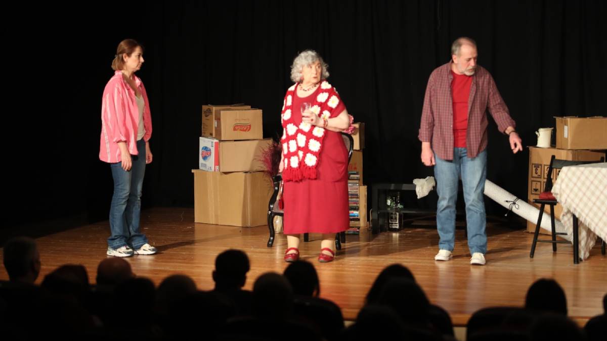 Kartal Belediyesi komşularını tiyatro ile buluşturuyor