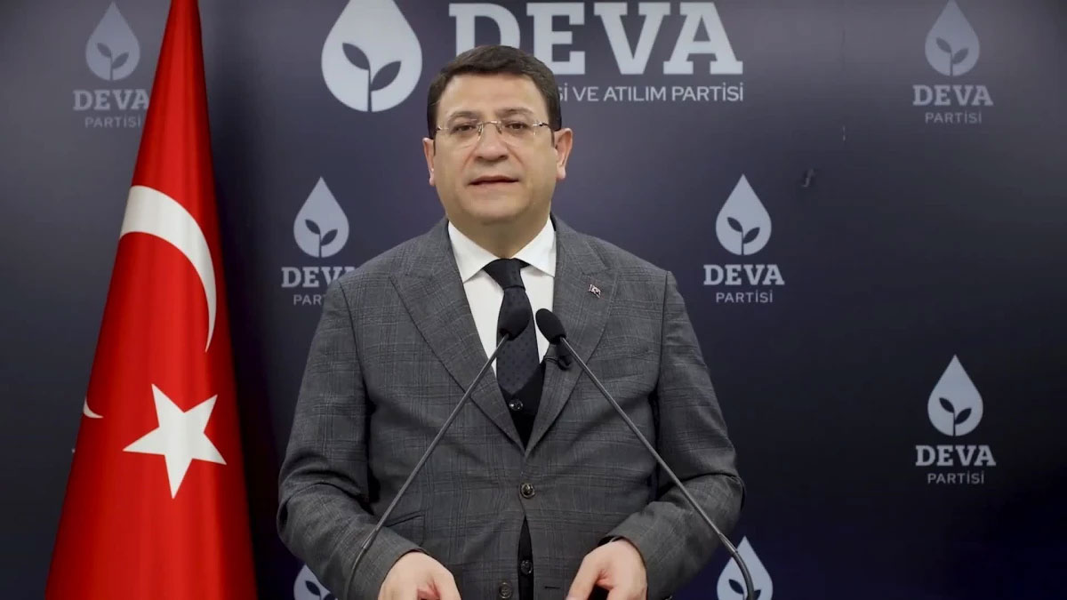 DEVA Partisi İBB Adayı İdris Şahin'den İmamoğlu'na tepki: Irkçılık yapan Tanju Özcan'ı aday yaptı
