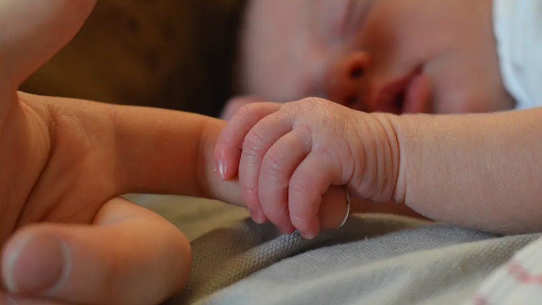 Bebeklerin ilk 6 ayında gerçekleşiyor: Bu belirtilere dikkat! Farkında olmadan bebeğinizin ölümüne neden olabilirsiniz