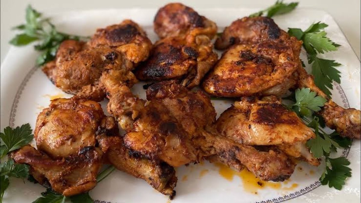 Tencerede tavuğa 1 kaşık bunu ekleyin mangal tadına dönsün! Buram buram köz kokacak