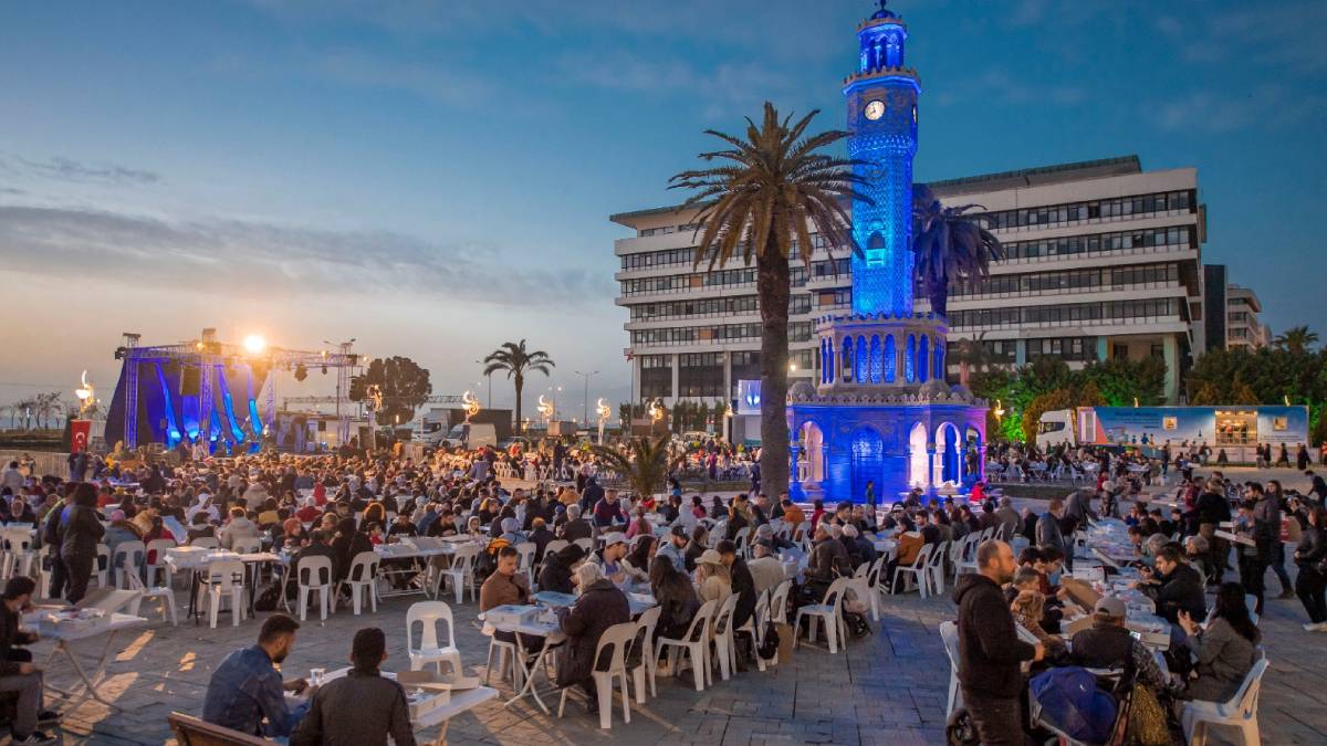 İzmir dayanışması Ramazan’da da sürecek