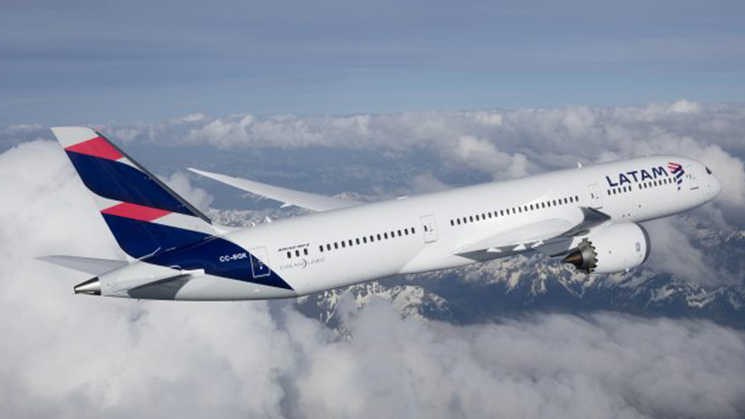 Seyir halindeki uçakta arıza: 50 yaralı