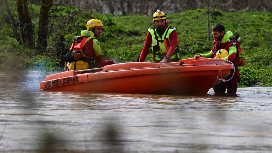 Fransa'da şiddetli fırtına: Çok sayıda kişi öldü