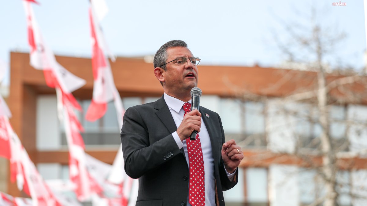 Özel'den iktidarın ekonomi politikalarına tepki: Seçimden sonra iğneden ipliğe her şeye zam gelecek