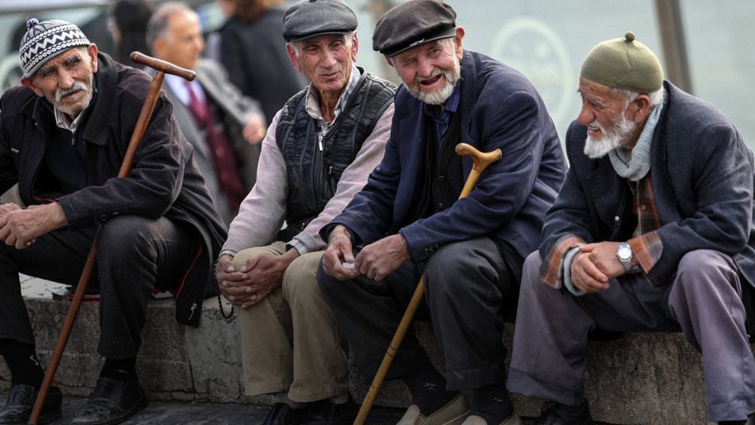 Emekliler için yeni düzenlemeler yolda: Seçim sonrasında 7 alanda destek