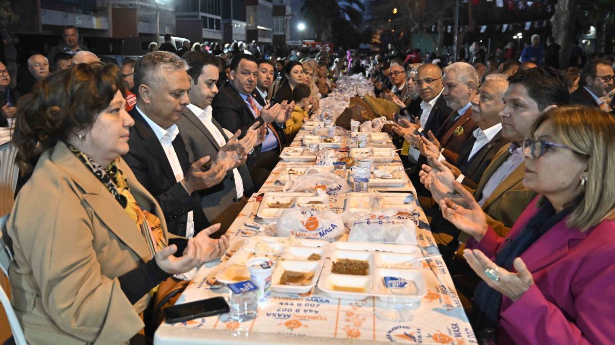 Muratpaşa’da ilk iftar yemeği