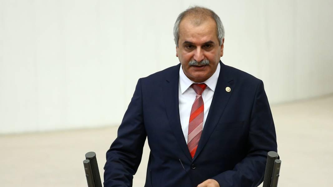 Eski İYİ Partili vekil Ahmet Çelik kardeşi tarafından bıçaklandı: Durumu ciddiyetini koruyor