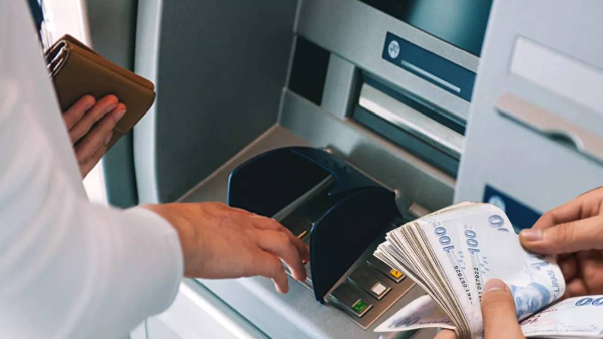 Dev banka iflasın eşiğinde! Ekonomik krize daha fazla dayanamadı, duyan parasını çekmek için ATM'lere akın ediyor