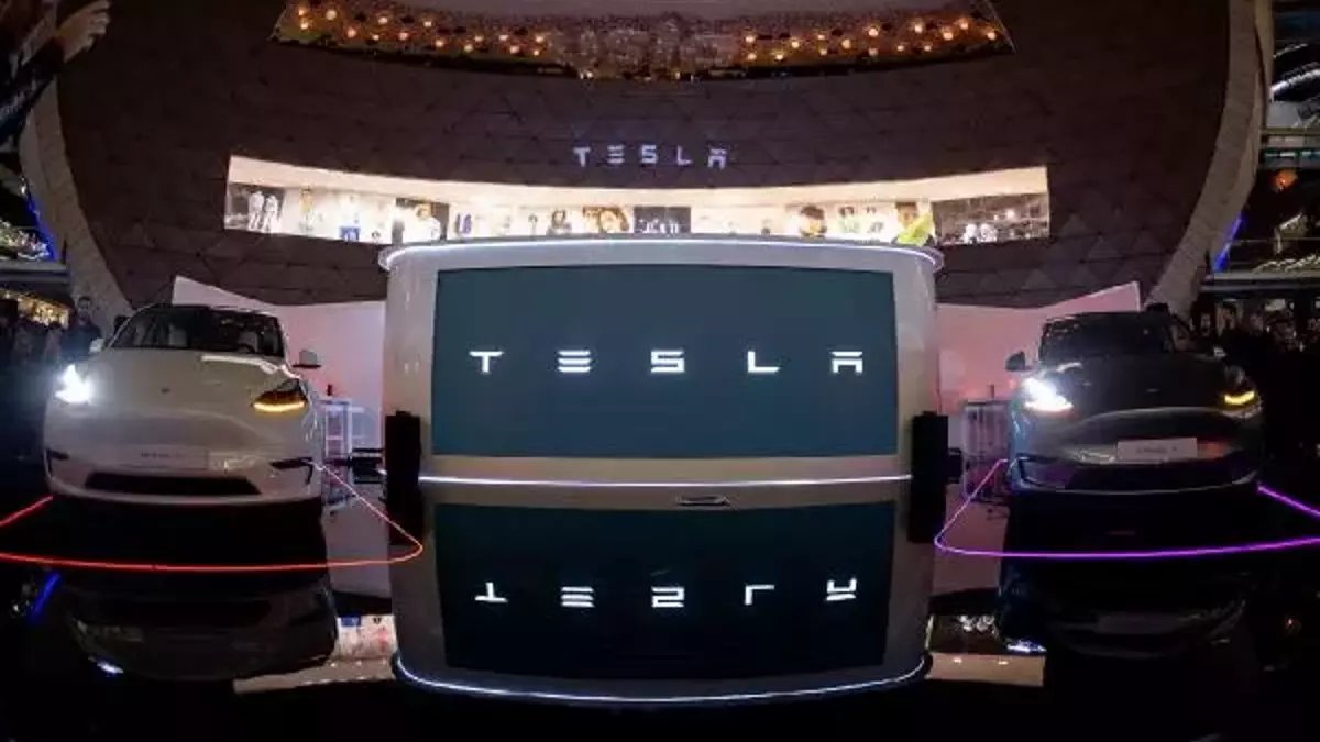 Elektrikli devi Tesla o ilde mağaza açıyor! Personel arayışı başladı: Tesla’da çalışmak isteyen elini çabuk tutsun