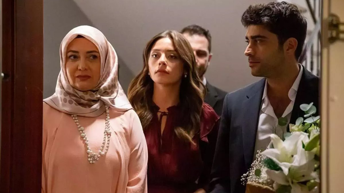 Kızılcık Şerbeti'nde 2 ayrılık birden: Bu bölüm diziye veda ediyorlar