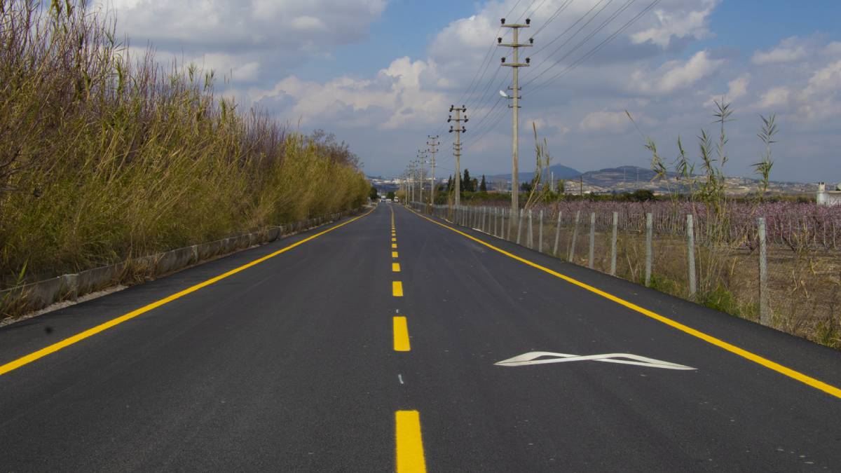 Büyükşehir’in yol yapım ekipleri yol kalitesini yükseltmeye devam ediyor