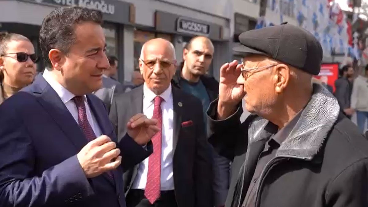 Babacan'dan 'bayat ekmek kuyruğuna giriyoruz' diyen vatandaşa yanıt: Ülkeyi bu hale düşürenler utansın