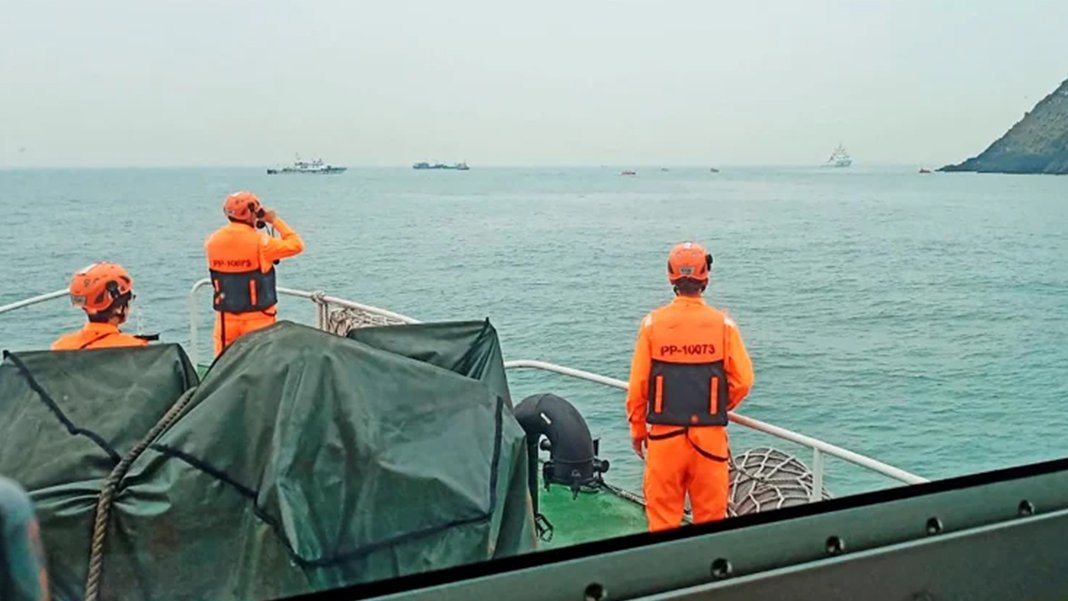 Tayvan Çin denizinde kriz: Tekne alabora oldu