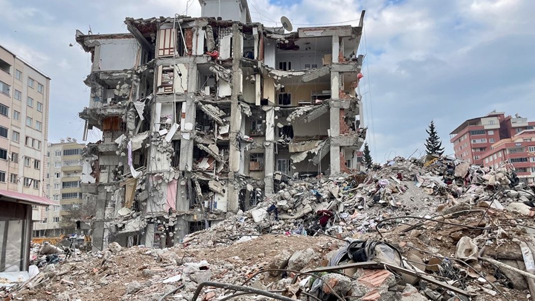 Prof. Dr. Şerif Barış'tan 7.7'lik deprem uyarısı: Yalnız İstanbul değil tüm Marmara...