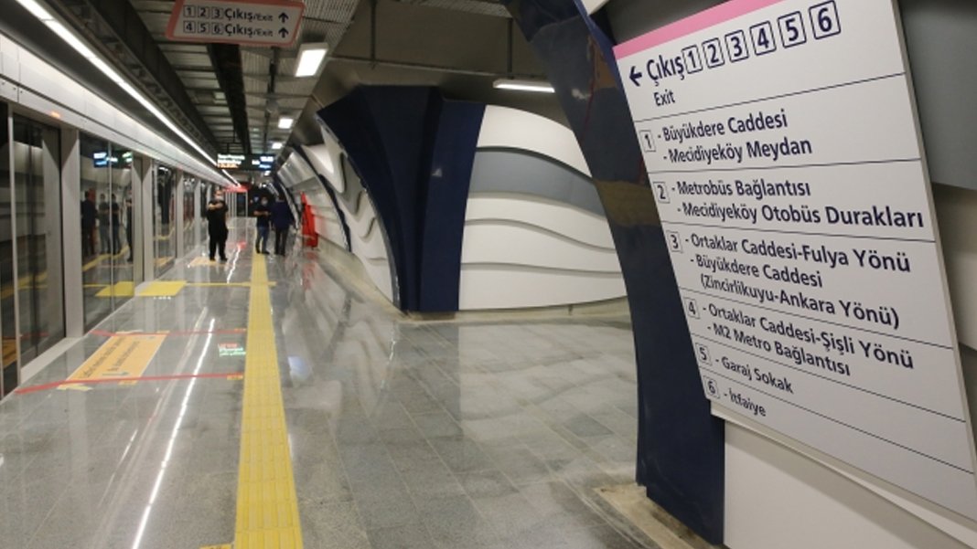 İstanbul'da metro durağında bir kişi intihar etti