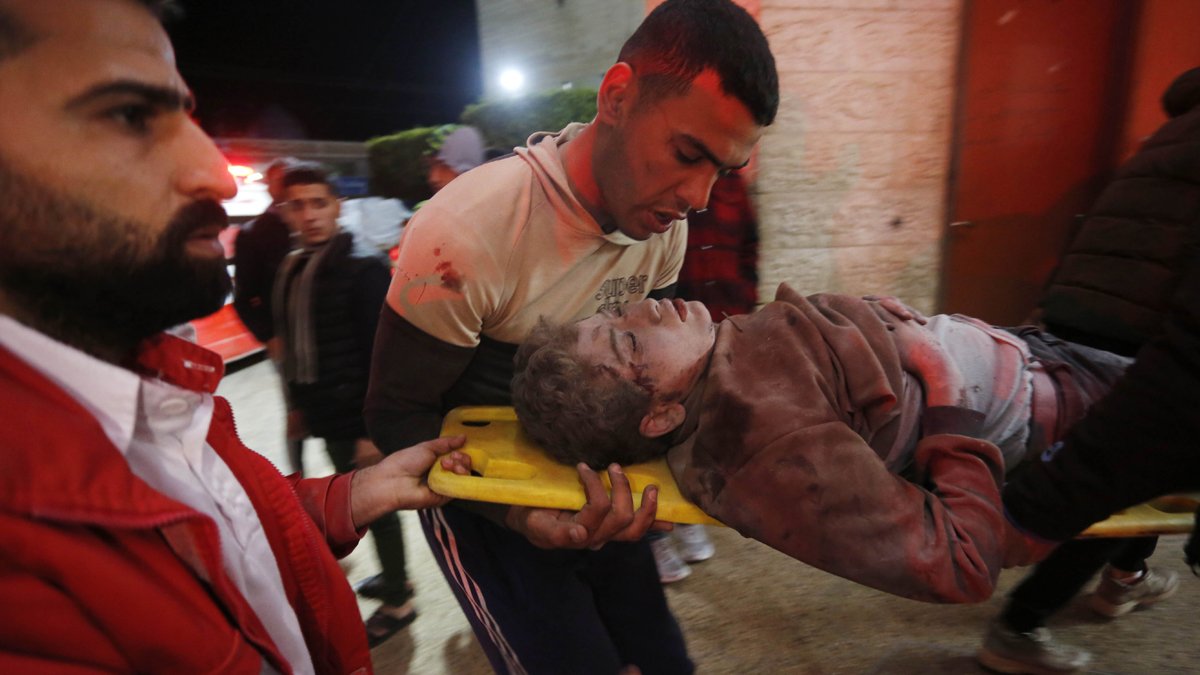 İsrail Şifa Hastanesi'ni basıp ateş açtı: Ölü ve yaralılar var