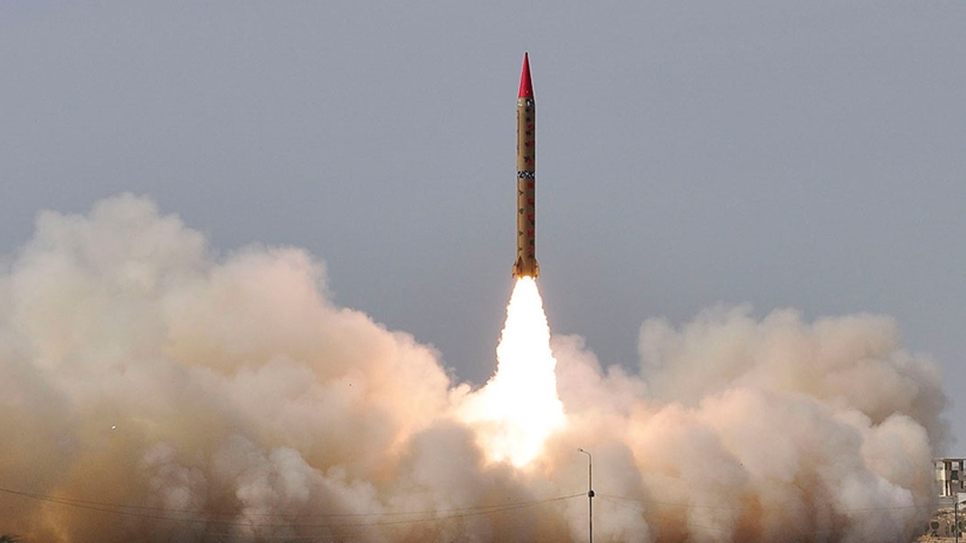 Kuzey Kore üç balistik füze fırlattı